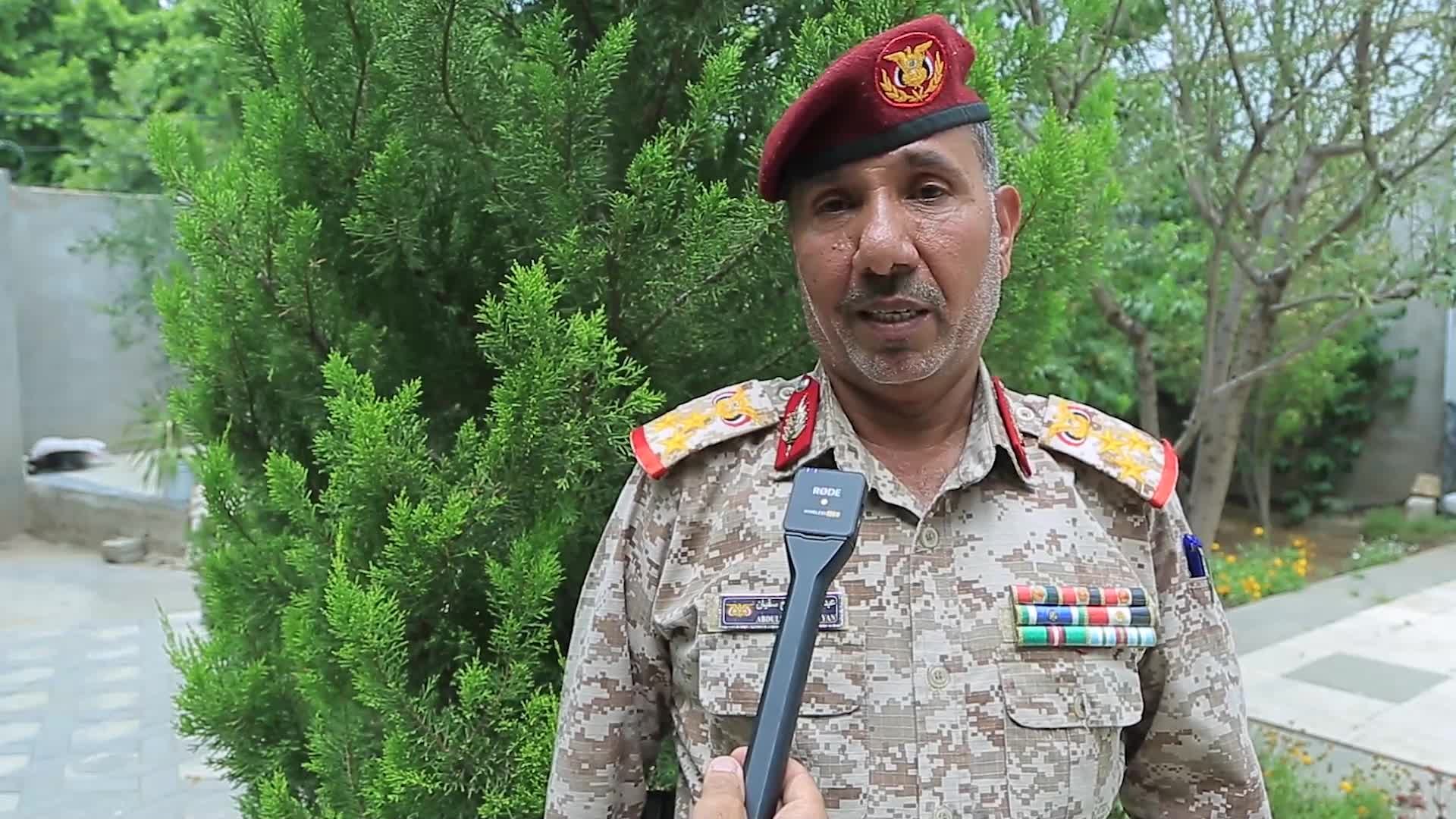 محللون يمنيون ليونيوز: استهداف المدمرة "أيزنهاور" له دلالات استراتيجية وتتويج للعمليات المساندة لغزة