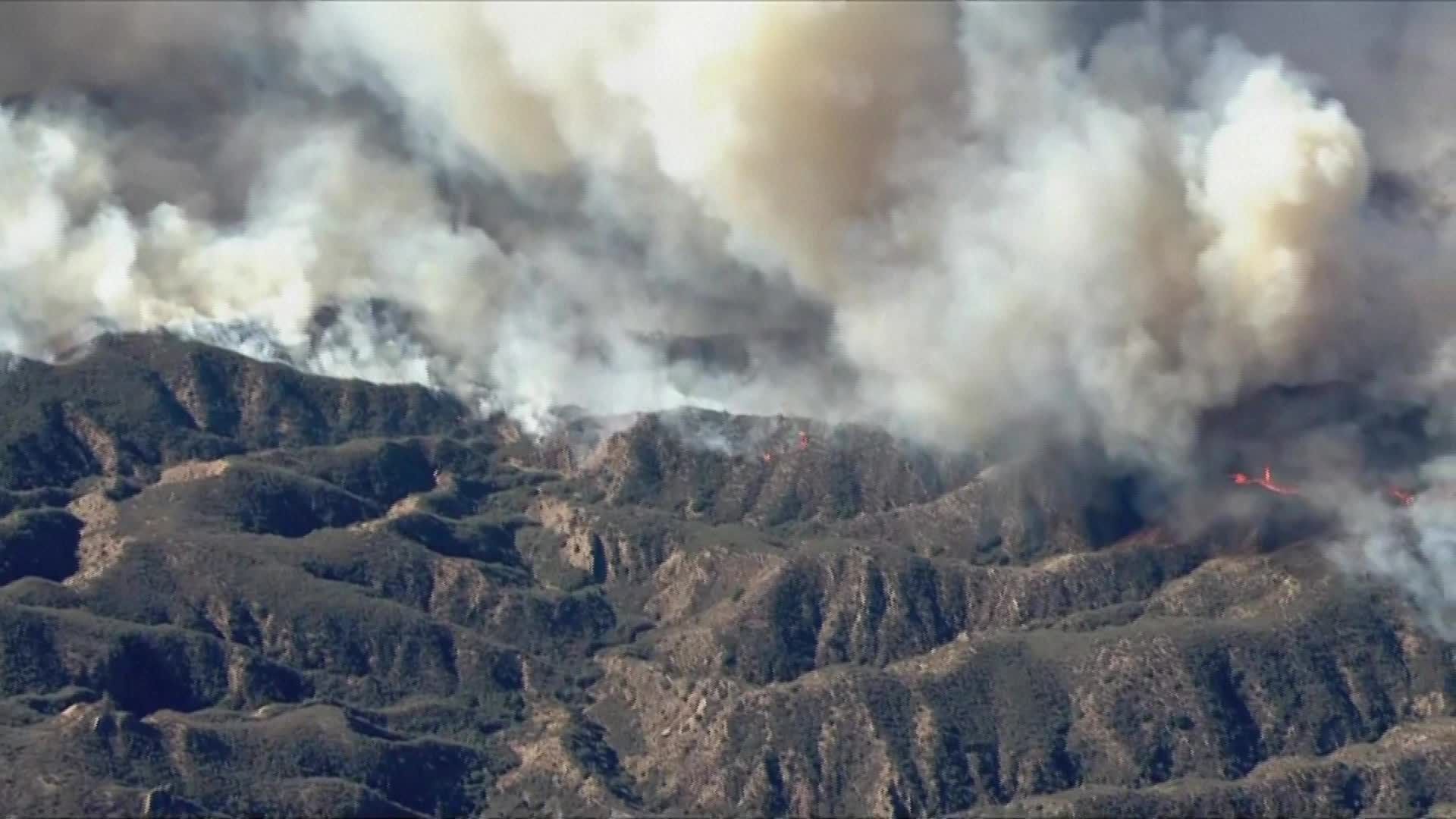 اجلاء الآلاف بعد اندلاع حريق جديد في شمال لوس انجلوس