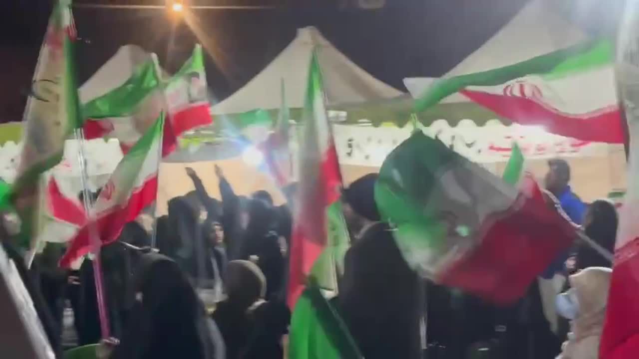 حشود شعبية ليلية في طهران ومدن إيرانية عدة دعماً للقيادة والجيش في مواجهة العدوان الأمريكي الإسرائيلي