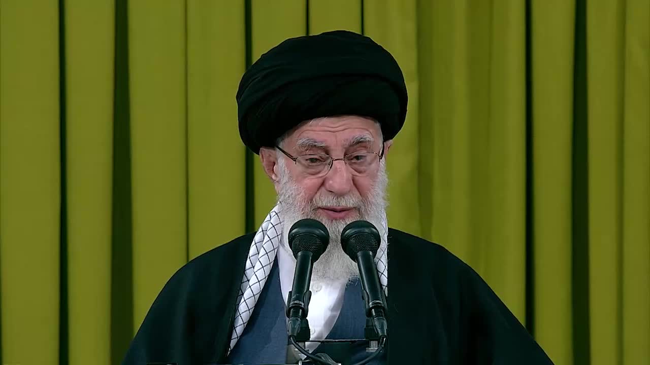 قائد الثورة: مأساة غزة هي مأساة الإنسانية وتظهر أن النظام العالمي الحالي نظام زائف