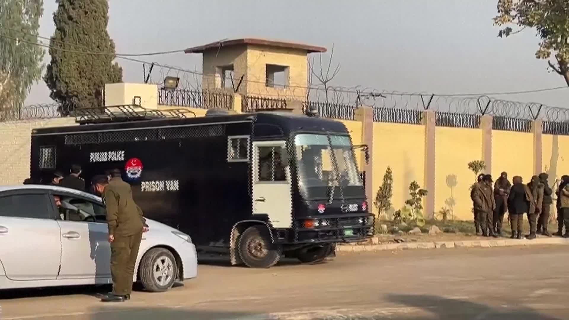 الحكم بالسجن 14 عاما على عمران خان بقضية "فساد الأراضي"