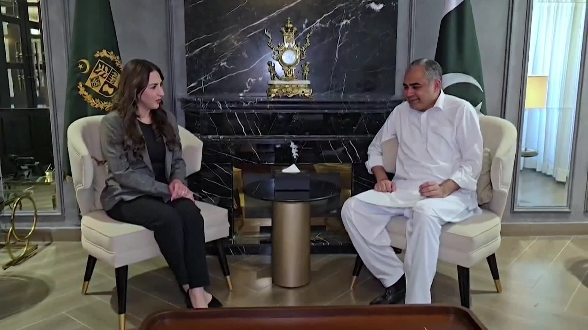 وزير الداخلية الباكستاني يبحث مع سفيرة واشنطن بإسلام آباد جهود ومسار التفاوض مع ايران