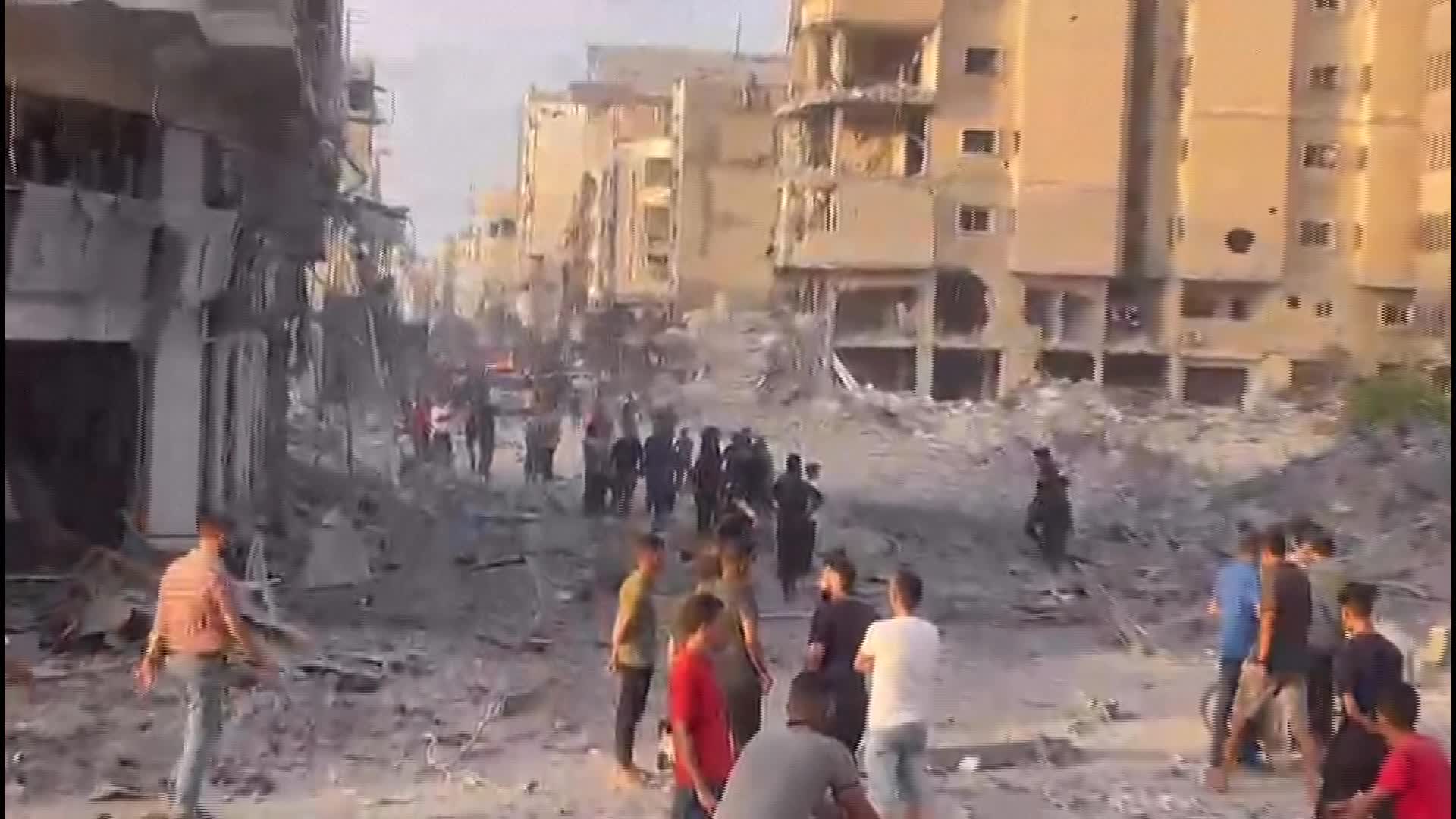 16 martyrs in three attacks...the occupation continues its war on the Gaza Strip for the 263rd day in a row