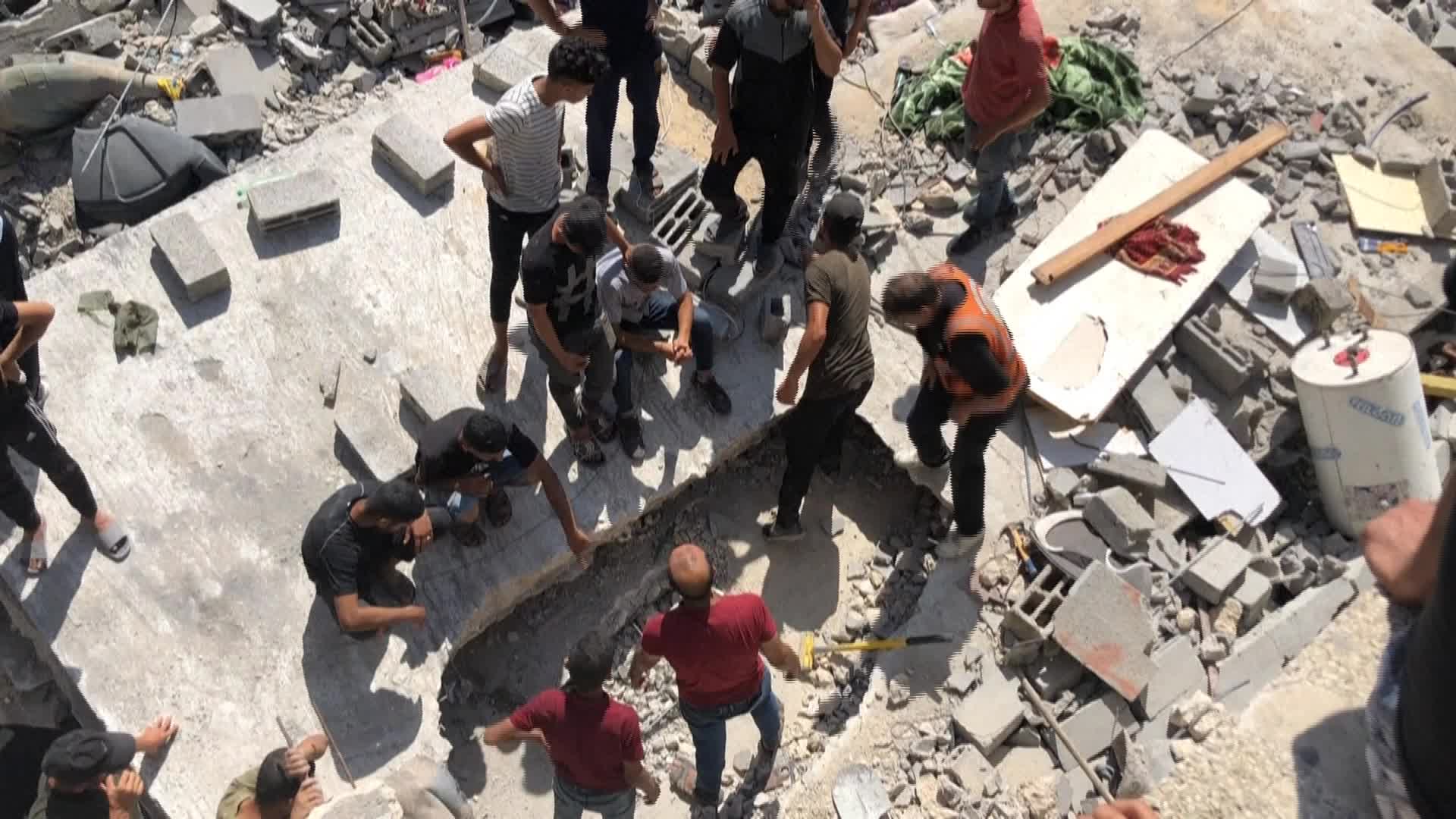  الاحتلال يرتكب 4 مجازر جديدة في غزة وعدد ضحايا العدوان على القطاع يرتفع إلى 37718 شهيدًا