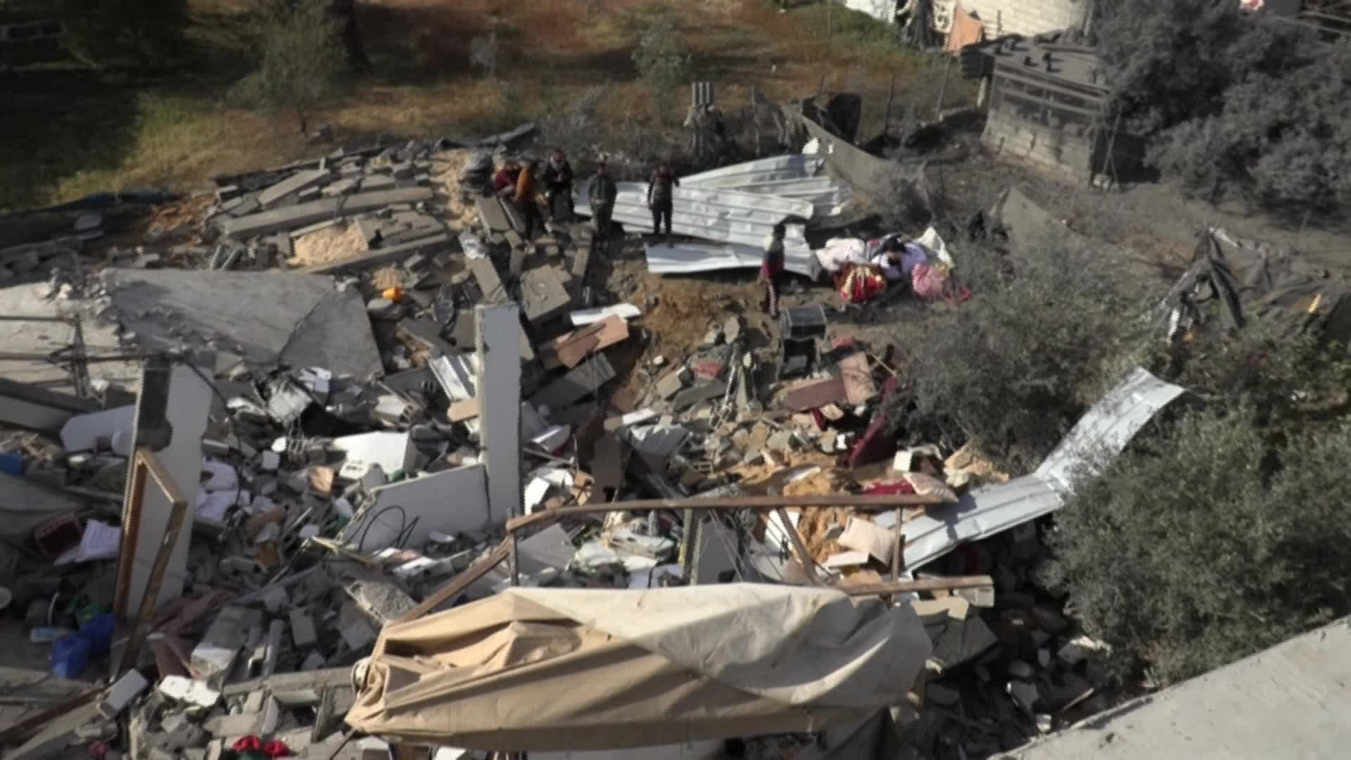 الاحتلال يرتكب 7 مجازر جديدة في قطاع غزة وحصيلة العدوان ترتفع الى 33797 شهيداً و76465 اصابة