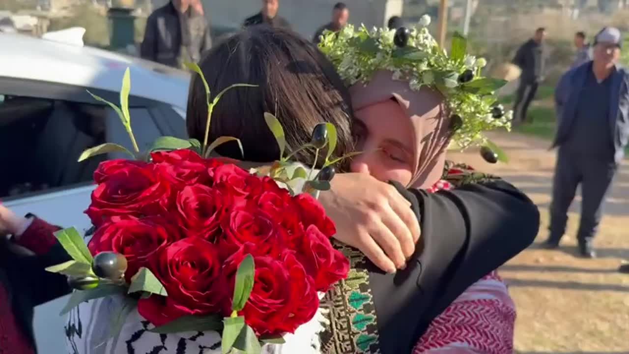 الأسيرة المحررة نداء زغيب تتحدث عن لحظات الإعلان عن صفقة التبادل والافراج عن الاسرى