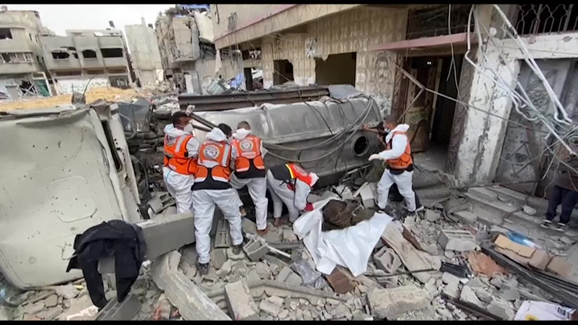 الحرب على غزة تدخل يومها الـ165 على وقع غارات جوية وقصف مدفعي متواصل على مختلف مناطق القطاع