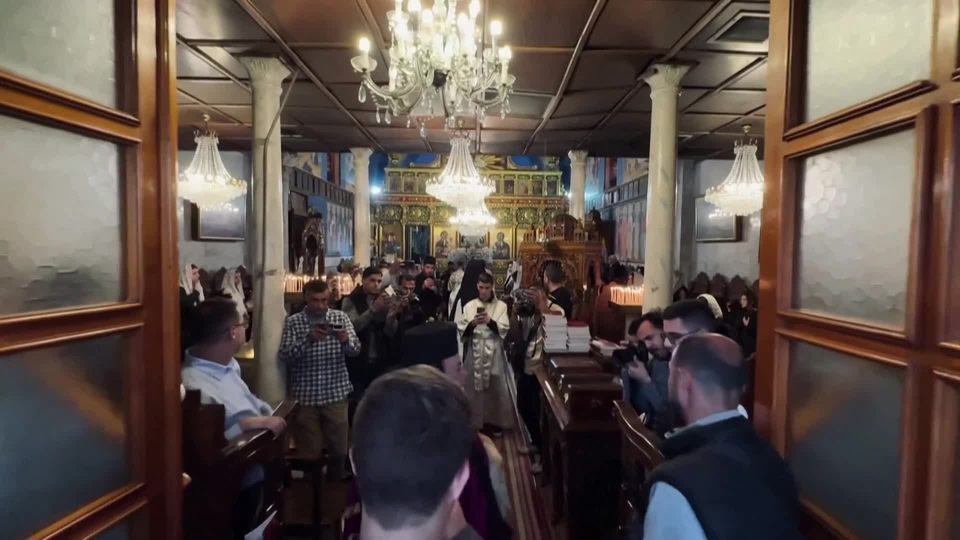 المسيحيون الأرثوذكس في غزة يحيون الجمعة العظيمة وسط أجواء الحرب والحصار