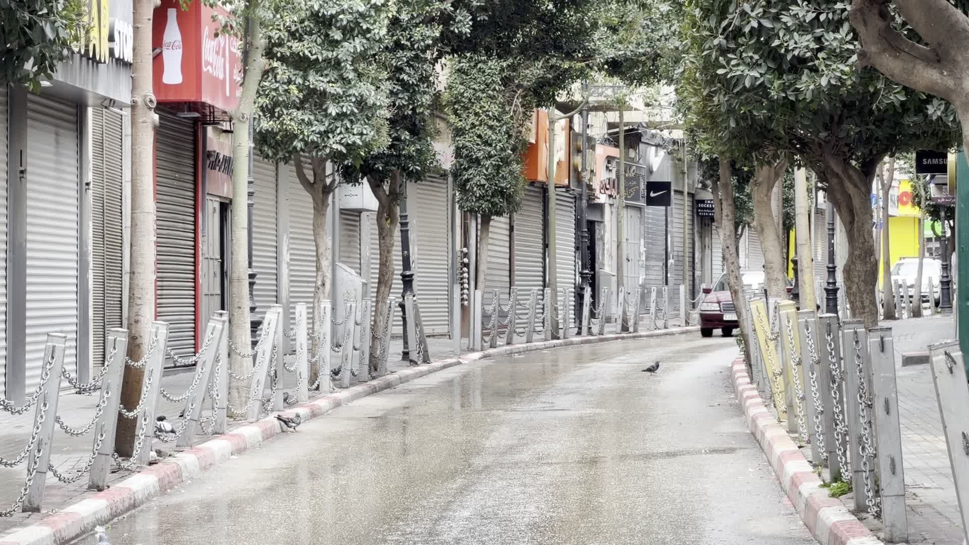 إضراب شامل في مدن الضفة رفضا لقانون إعدام الأسرى