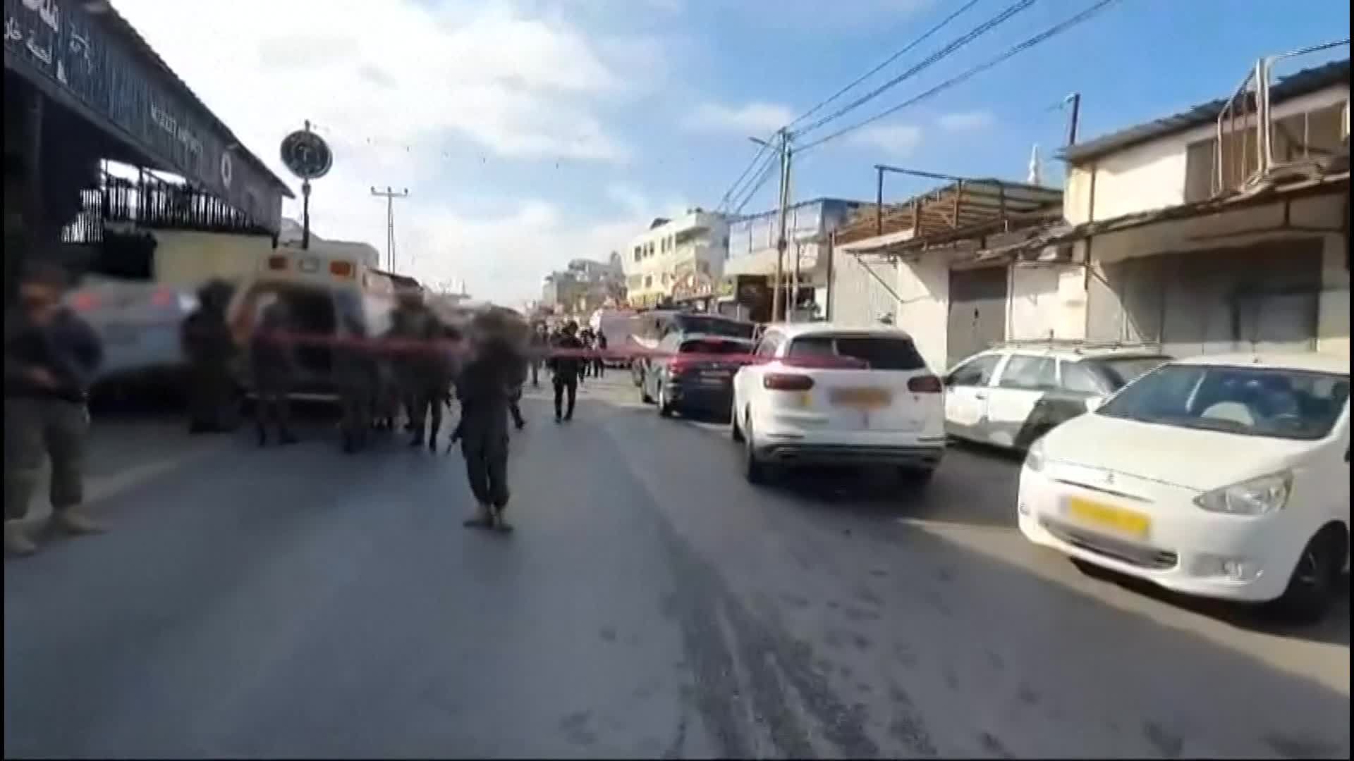 مقتل ثلاثة مستوطنين وإصابة آخرين بعملية إطلاق نار في قلقيلية شمال الضفة