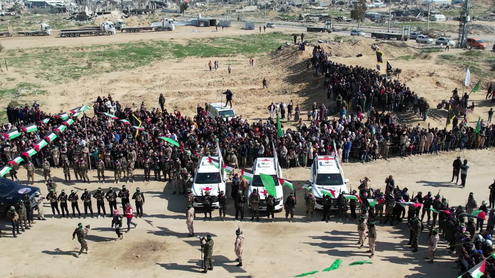 مشاهد جوية لإفراج القسام عن الدفعة السادسة من أسرى الاحتلال في قطاع غزة