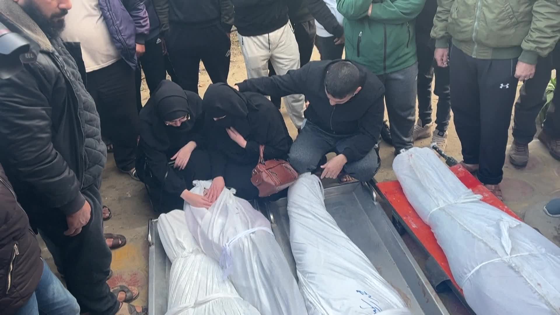 مئات الشهداء والجرحى في ليلة عنيفة أخرى عاشها قطاع غزة