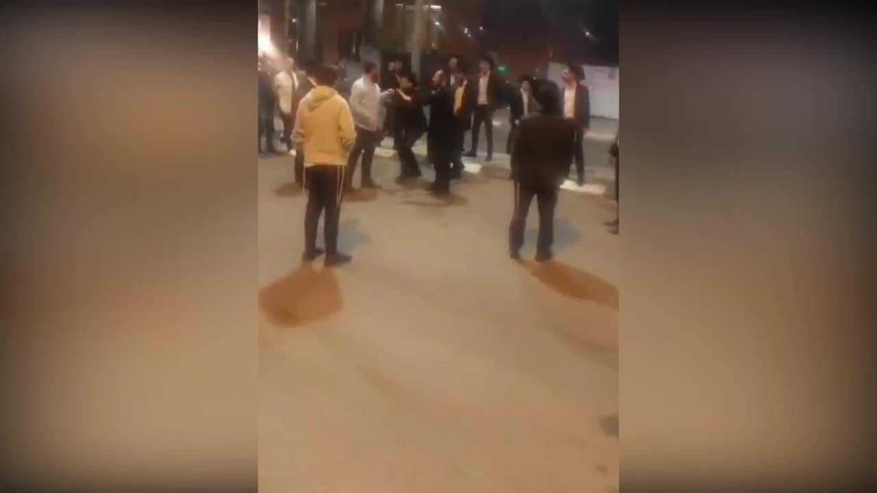  تعرض اللواء المسؤول في الجيش الإسرائيلي عن تجنيد الحريديم للإعتداء في احد شوارع تل ابيب