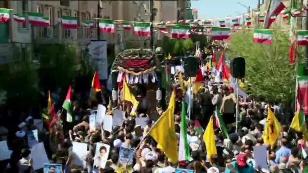  الآلاف يشاركون في مراسم تشييع جثامين شهداء العدوان الإسرائيلي على دمشق