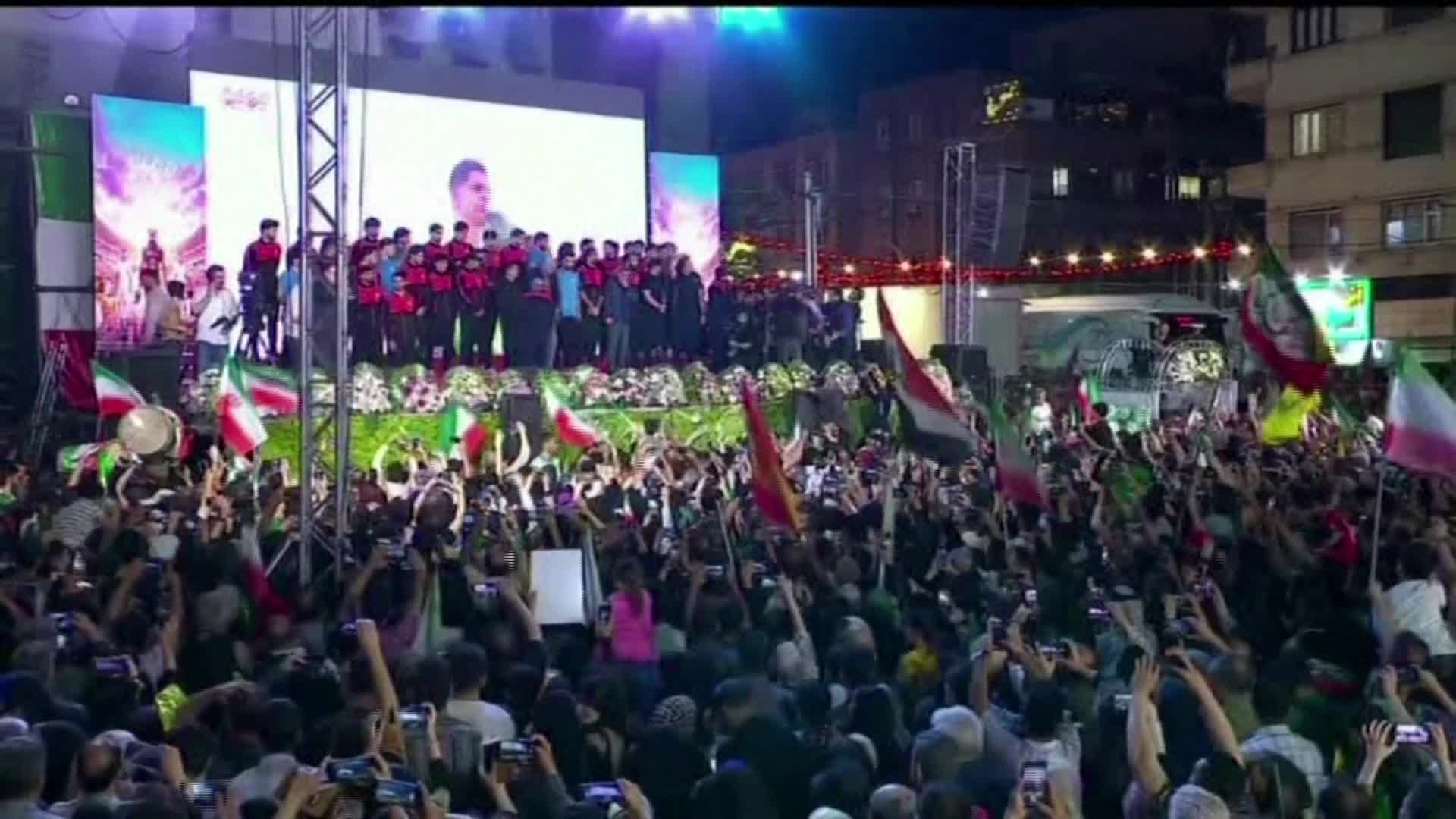 حشود في طهران تودّع المنتخب الإيراني قبل مشاركته في كأس العالم 2026
