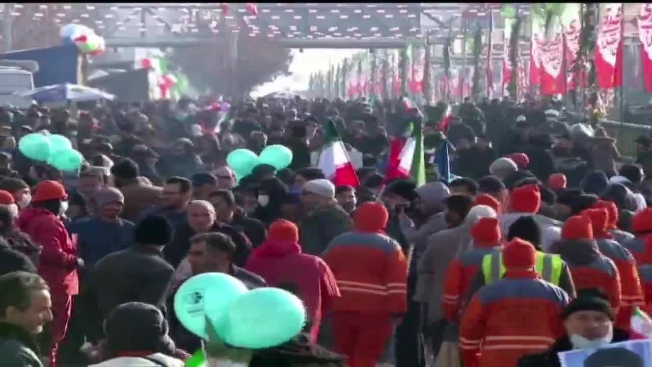 مسيرات حاشدة إحياءً للذكرى الـ 46 لانتصار الثورة الاسلامية في ايران