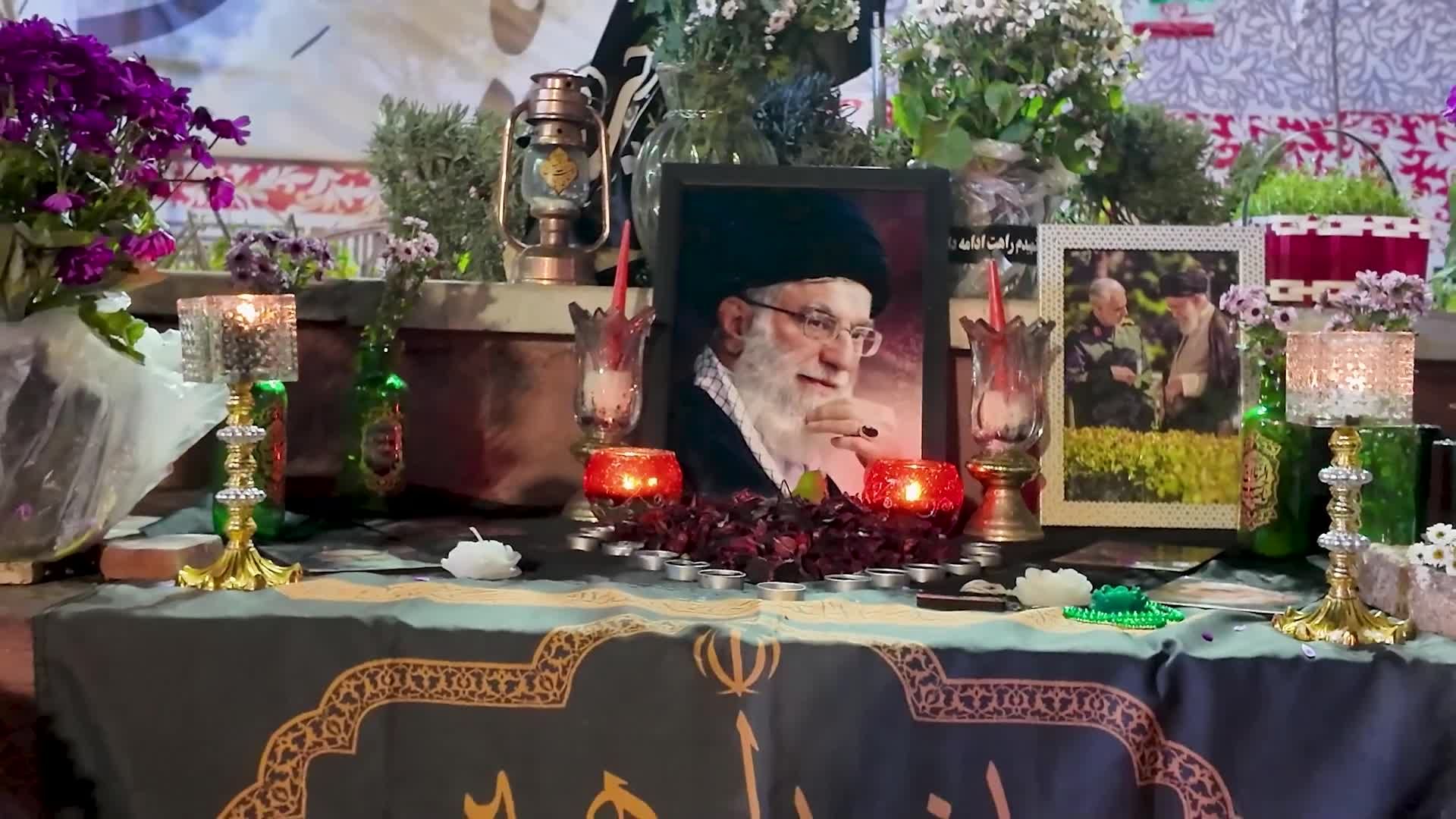 تجمعات ليلية في ساحة الثورة بطهران تأكيداً على الدعم الشعبي واستمرار الحضور