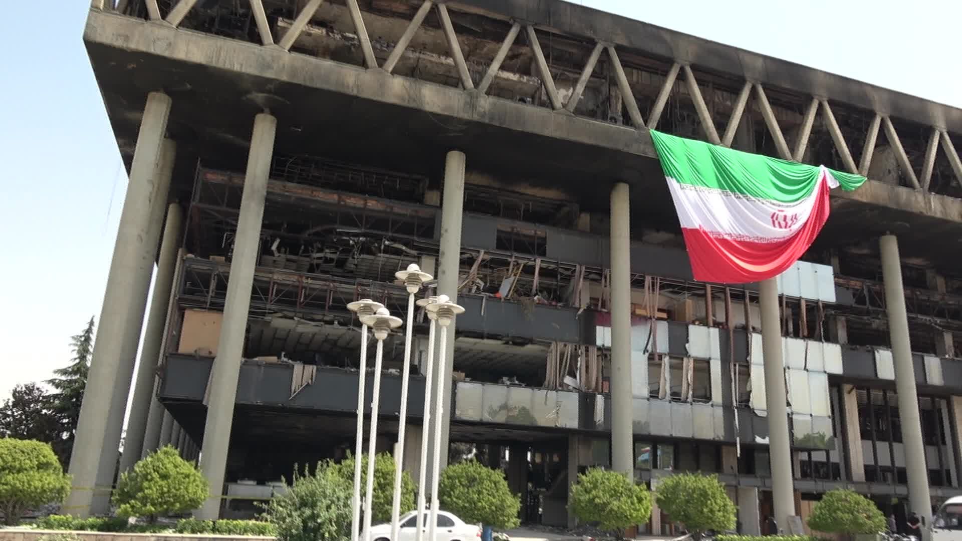 "يونيوز" توثق آثار القصف الإسرائيلي على مبنى الإذاعة والتلفزيون بطهران