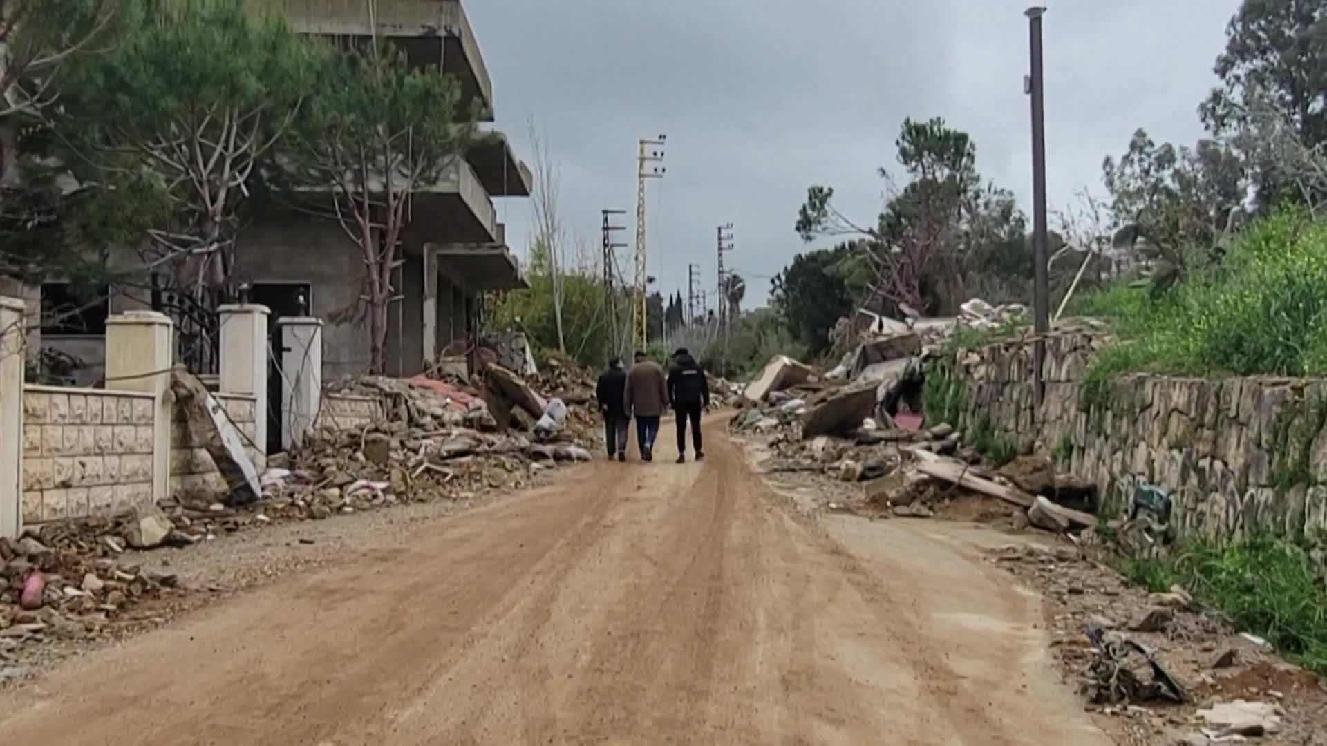 أضرار واسعة في بلدة دبين جنوب لبنان مع استمرار هدنة العشرة أيام