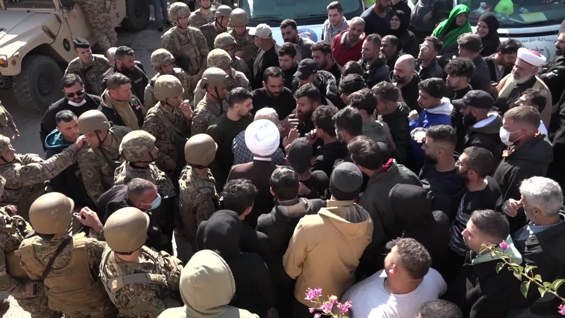 أهالي بلدة "كفركلا" الحدودية يواصلون محاولات الدخول إليها رغم تعنت واعتداءات الاحتلال