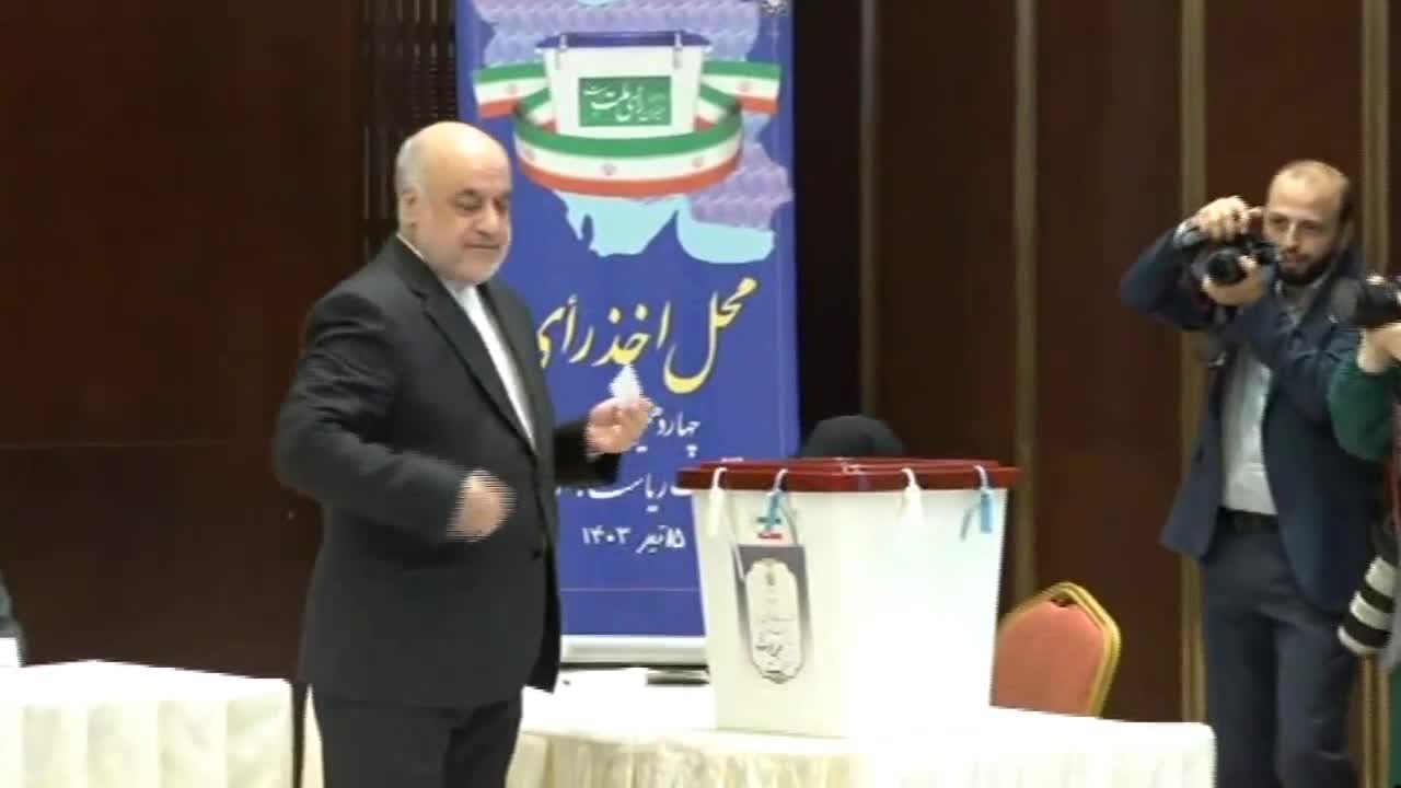 السفارة الإيرانية تفتح أبوابها أمام الناخبين والسفير أماني يؤكد استمرار دعم المقاومة وفلسطين