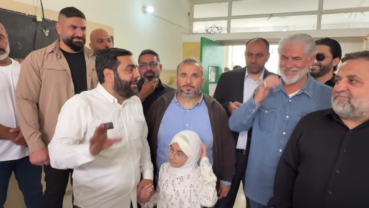 إقبال مستمر في انتخابات جبل لبنان: نسبة الاقتراع تتجاوز الثلاثين بالمئة وسط أجواء ديمقراطية هادئة