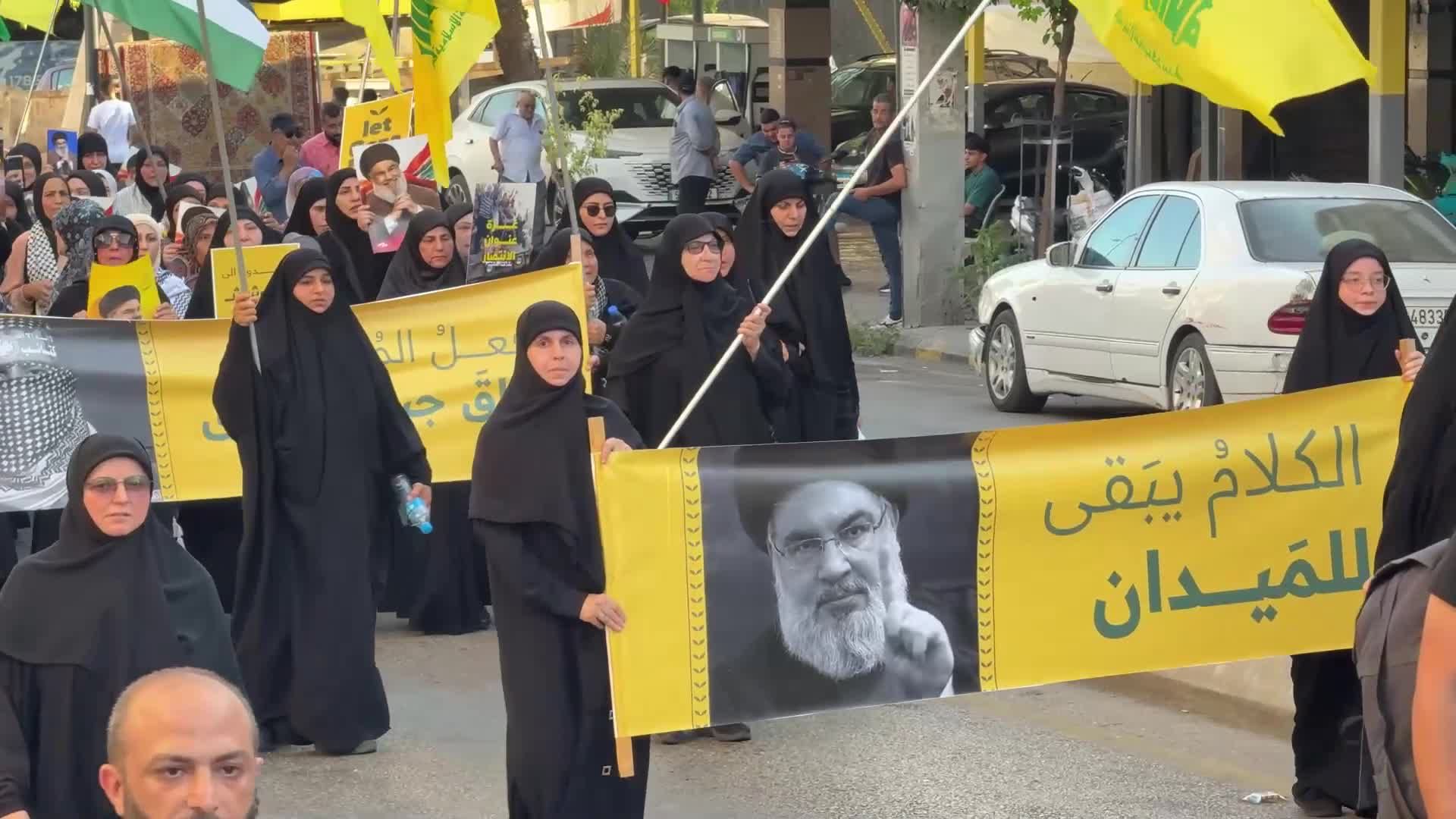 مشاركة لافتة لأبناء المقاومة اللبنانية بالوقفة التضامنية مع غزة في صيدا جنوبي البلاد