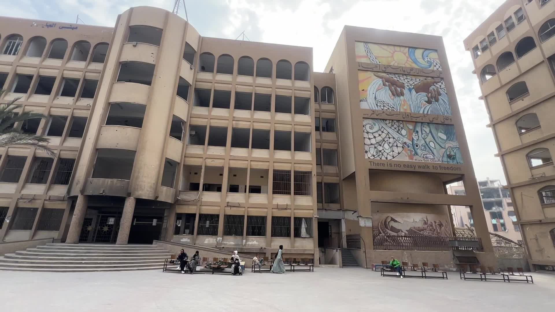 جامعة الأزهر في غزة تستأنف استقبال طلبتها بعد عامين من الانقطاع بسبب الحرب