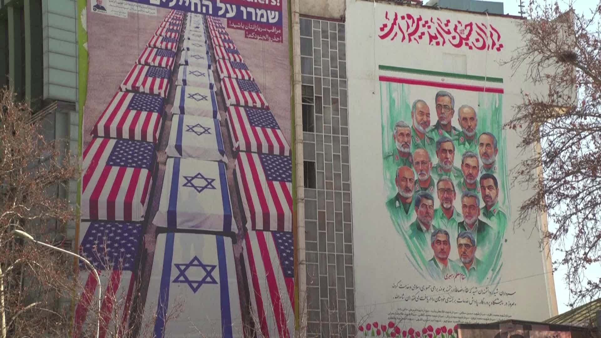 نمایش پیامهای هشدارآمیز در تهران و تأکید بر مواضع دفاعی جمهوری اسلامی ایران