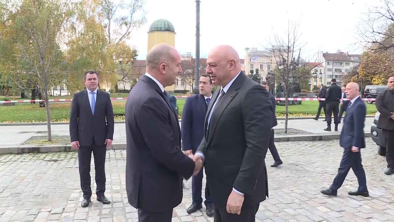 President Aoun during his meeting with his Bulgarian counterpart: The army's mission is fateful and negotiation alone achieves Lebanon's interest