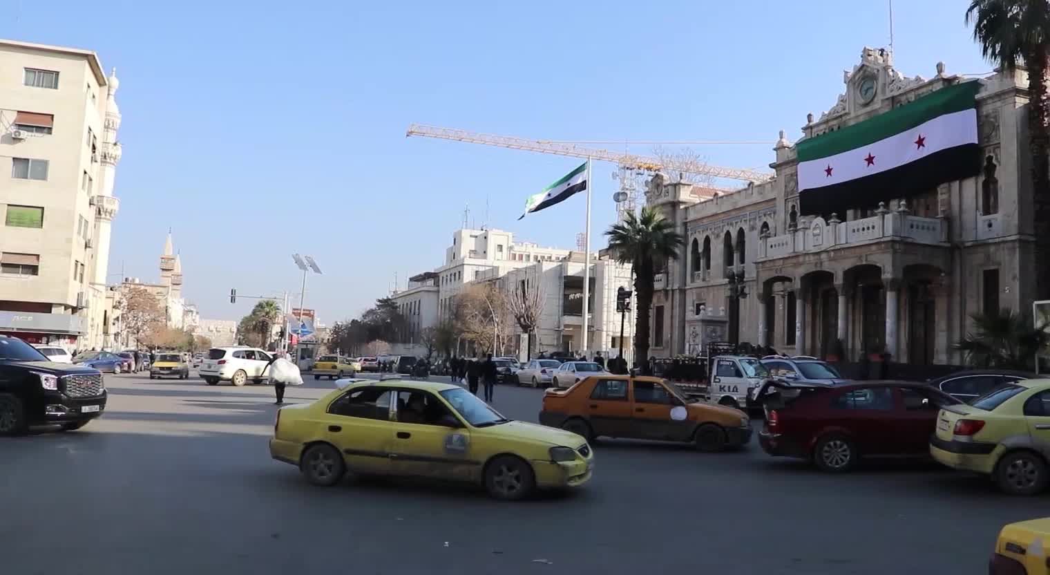 انخفاض أسعار السلع والمشتقات النفطية ينعكس إيجاباً على حركة الأسواق في البلاد