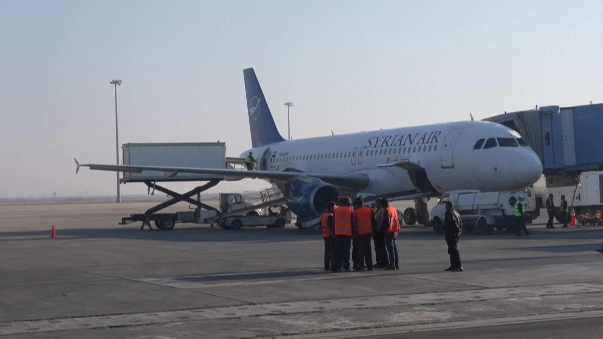 مطار دمشق يستأنف الرحلات الدولية لأول مرة منذ سقوط الرئيس السوري بشار الأسد