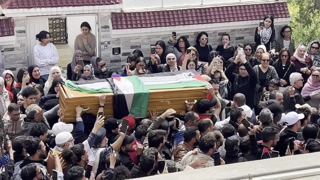 شهيد العلم فارس خالد.. نموذج للشباب الثائر والداعم لفلسطين