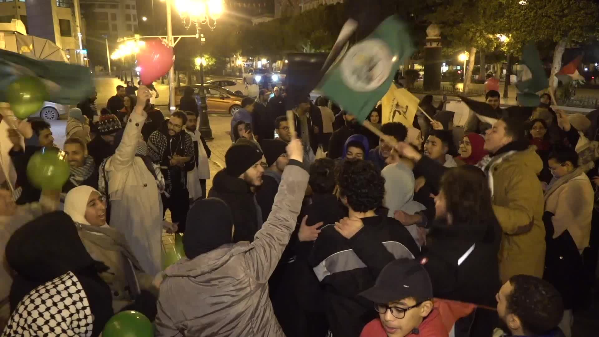 تونسيون يحتفلون بوقف النار في قطاع غزة ويحيون المقاومة وجبهات الإسناد التي ساهمت بانتصاره